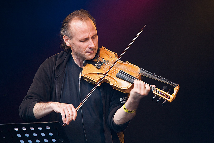 26   Zoltan Lantos (Ramesh Shotham) 